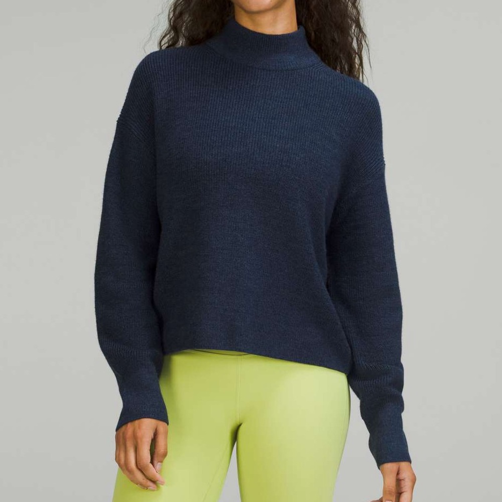 NWOT - Lululemon SZ 4 Merino Wool Blend Ribbed Turtleneck Sweater True Navy